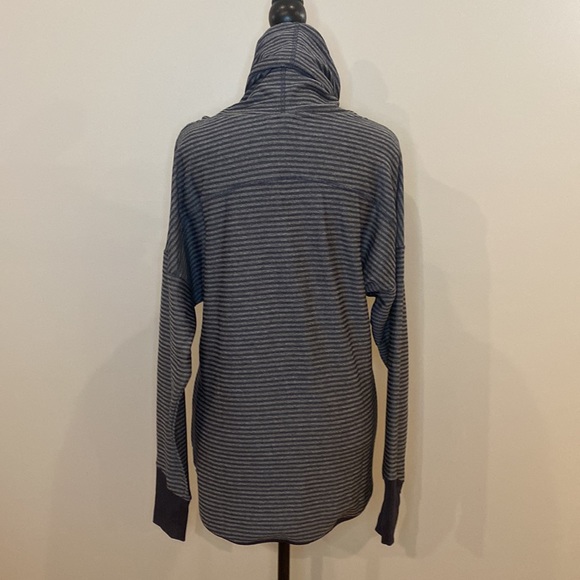 Mondetta cowl neck long sleeve drawstring hi lo kangaroo pocket top workout - Picture 6 of 9